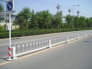 隔離護(hù)欄
